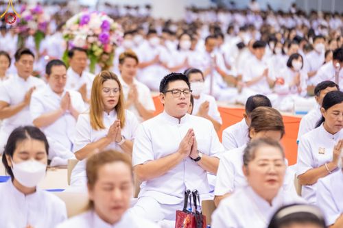 ภาพ No.136770:พิธีตักบาตร พิธีบูชาข้าวพระ ในวันอาทิตย์ต้นเดือนที่ 5 พฤษภาคม พ.ศ. 2567 ณ วัดพระธรรมกาย จ.ปทุมธานี