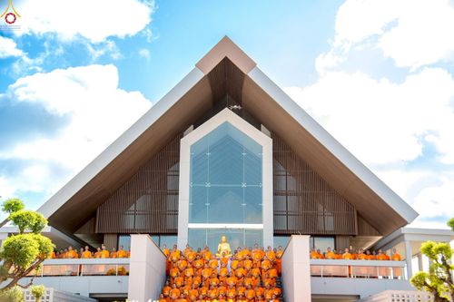 ภาพ No.248925:วันที่ 20 กันยายน พ.ศ. 2568 พิธีอัญเชิญรูปหล่อหลวงปู่วัดปากน้ำ ภาษีเจริญ จากวัดมงคลนิมิตร พระอารามหลวง เพื่อประดิษฐาน ณ วิหารพระมงคลเทพมุนี (สด จนฺทสโร)  ศูนย์ปฏิบัติธรรมภูเก็ต จ.ภูเก็ต