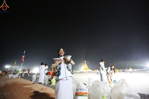 ภาพ No.130210:V.34 เพื่อธรรมเพื่อบางกล่ำ การรับบุญของเจ้าหน้าที่หน่วยงานต่างๆ  เพื่องานธรรมยาตราอัญเชิญพระบรมสารีริกธาตุ ประดิษฐาน ณ มหารัตนเจดีย์สิริปทุมสวรรค์ (เจดีย์อริยพุทธะ 5 พระองค์) ณ ศูนย์ปฏิบัติธรรมภาคใต้ อ.บางกล่ำ จ.สงขลา ระหว่างวันที่ 9-10 มีนาคม พ.ศ. 2567