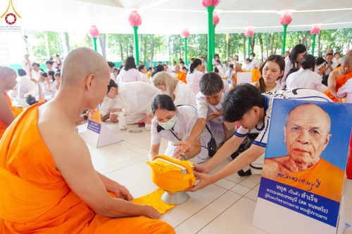 ภาพ No.156870:พิธีบรรพชาอุปสมบท ธรรมทายาท โครงการอุปสมบทหมู่บูชาธรรมครบรอบ 107 ปี วันครูผู้ค้นพบวิชชาธรรมกาย ณ โบสถ์พระไตรปิฏก วัดพระธรรมกาย วันเสาร์ที่ 14 กันยายน พ.ศ. 2567