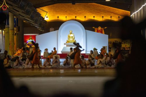 ภาพ No.120519:พิธีต้อนรับพระธรรมยาตรา ในโครงการธรรมยาตรา กตัญญูบูชา มหาปูชนียาจารย์ พระมงคลเทพมุนี(สด จนฺทสโร) พระผู้ปราบมาร อนุสรณ์สถาน 7 แห่ง ปีที่ 12 วันที่ 28 มกราคม พ.ศ. 2567 ณ วัดพระธรรมกาย จ.ปทุมธานี (ชุดที่ 2)