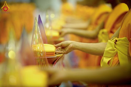 ภาพ No.134509:พิธีทอดผ้าป่าสมทบ มหาสังฆทาน 10,000 วัด ทั่วไทย วันอาทิตย์ต้นเดือนที่ 7 เมษายน พ.ศ.2567 ณ ห้องแก้วสารพัดนึก 1 สภาธรรมกายสากล  วัดพระธรรมกาย จ.ปทุมธานี