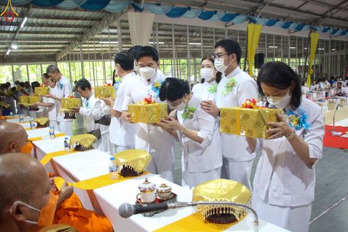 ภาพ No.82242:พิธีตักบาตรพระ 1,000 รูป ปีที่ 8 วันเสาร์ที่ 10 มิถุนายน 2566 ณ ธุดงคสถานล้านนา อ.สันทราย จ.เชียงใหม่