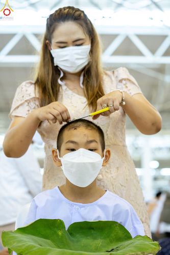 ภาพ No.78717:พิธีปลงผมนาคธรรมทายาท โครงการอบรมยุวธรรมทายาท มัชฌิมธรรมทายาท และธรรมทายาทรุ่นอุดมศึกษา ณ สภาธรรมกายสากล วัดพระธรรมกาย วันเสาร์ที่ 1 เมษายน พ.ศ. 2566