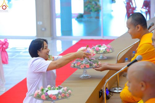 ภาพ No.83288:พิธีถวายสังฆทานคณะสงฆ์ 85 รูป  และพิธีทอดผ้าป่ายกช่อฟ้าดวงแก้ว มหาวิหารหลวงปู่  วันอาทิตย์ที่ 18 มิถุนายน 2566 ณ ศูนย์ปฏิบัติธรรมภาคใต้ อ.บางกล่ำ จ.สงขลา