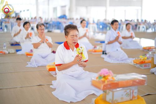 ภาพ No.322830:วันที่ 18 เมษายน พ.ศ. 2569 พิธีถวายภัตตาหารเมนูสวรรค์ เพื่อการบรรลุธรรม ณ หอฉันคุณยายอาจารย์ฯ วัดพระธรรมกาย