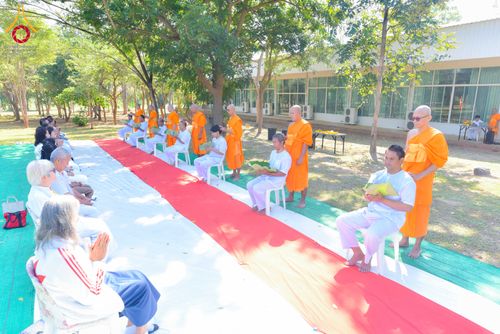 ภาพ No.285131:วันเสาร์ที่ 6 ธันวาคม พ.ศ.2568  พิธีอุปสมบทธรรมทายาท โครงการบรรพชาอุปสมบทหมู่  รุ่นบูชาธรรมมหาปูชนียาจารย์ ประจำปี 2568 ศูนย์ปฏิบัติธรรมและศูนย์อบรมเยาวชนเพชรบุรี อ.ท่ายาง จ.เพชรบุรี ณ วัดศีลคุณาราม อ.เขาย้อย เพชรบุรี