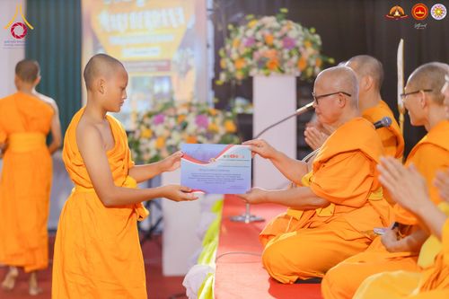 ภาพ No.280008:วันที่ 31 ธันวาคม พ.ศ. 2568 พิธีปิดโครงการอบรมสามเณรอินโดนีเซีย