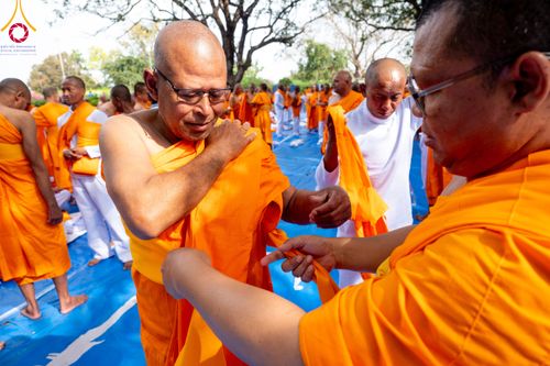 ภาพ No.314133:วันจันทร์ที่ 16 มีนาคม พ.ศ. 2569 พิธีเวียนเทียนประทักษิณ และพิธีบรรพชาสามเณร 500 รูป ณ วิหารมายาเทวี ประเทศเนปาล