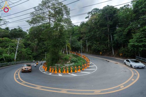 ภาพ No.329169:วันเสาร์ที่ 16 พฤษภาคม พ.ศ.2569 ธรรมยาตรา เดินดูดวงขึ้นดอยฉลองแชมป์บาลี วัดบ้านขุน อำเภอฮอด จังหวัดเชียงใหม่