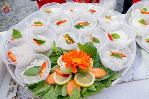 ภาพ No.299267:วันที่ 21 มกราคม พ.ศ. 2569 พิธีถวายภัตตาหารเป็นสังฆทาน แด่พระธรรมยาตรา ณ อนุสรณ์สถานบางปลา วัดบางปลา อำเภอบางเลน จังหวัดนครปฐม ในโครงการธรรมยาตรา กตัญญูบูชา มหาปูชนียาจารย์ พระมงคลเทพมุนี(สด จนฺทสโร) พระผู้ปราบมาร อนุสรณ์สถาน 7 แห่ง ปีที่ 14