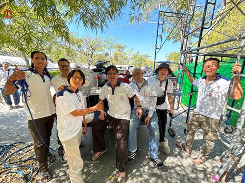 ภาพ No.105984:V.2 ทุ่มเท การเตรียมงาน เก็บงาน การรับบุญของเจ้าหน้าที่หน่วยงานต่างๆ เพื่อโครงการธรรมยาตรา กตัญญูบูชามหาปูชนียาจารย์ พระมงคลเทพมุนี (สด จนฺทสโร) พระผู้ปราบมาร อนุสรณ์สถาน 7 แห่ง ปีที่ 12 ระหว่างวันที่ 2 - 31 มกราคม พ.ศ.2567