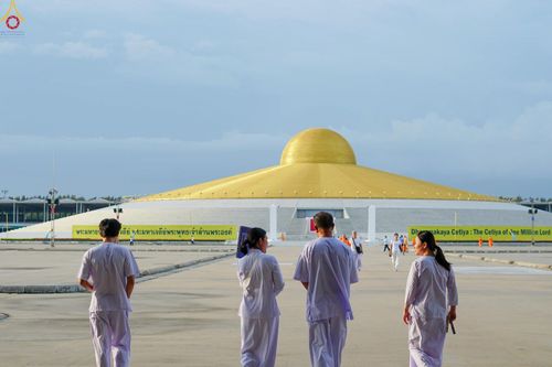 ภาพ No.345198:วันที่ 7 - 19 สิงหาคม พ.ศ.2569 ต้อนรับชาวต่างชาติเยี่ยมชมวัดพระธรรมกาย