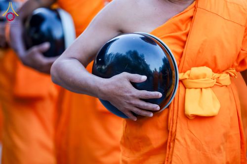 ภาพ No.288354:วันที่ 5 มกราคม พ.ศ. 2569 พิธีถวายภัตตาหารเป็นสังฆทาน แด่พระธรรมยาตรา ในโครงการธรรมยาตรา กตัญญูบูชา มหาปูชนียาจารย์ พระมงคลเทพมุนี(สด จนฺทสโร) พระผู้ปราบมาร อนุสรณ์สถาน 7 แห่ง ปีที่ 14 ณ อนุสรณ์สถานมหาวิหารพระมงคลเทพมุนี (โลตัสแลนด์) อ.สองพี่น้อง จ.สุพรร