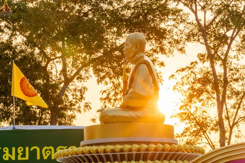 ภาพ No.297017:วันที่ 17 มกราคม พ.ศ. 2569 พิธีจุดประทีปถวายเป็นพุทธบูชา และบูชาธรรมมหาปูชนียาจารย์  ณ วัดโบสถ์บน ต.บางคูเวียง จ.นนทบุรี อนุสรณ์สถานลำดับที่ 4 สถานที่เกิดด้วยกายธรรม ในโครงการธรรมยาตรา กตัญญูบูชา มหาปูชนียาจารย์ พระมงคลเทพมุนี(สด จนฺทสโร) พระผู้ปราบมาร อ