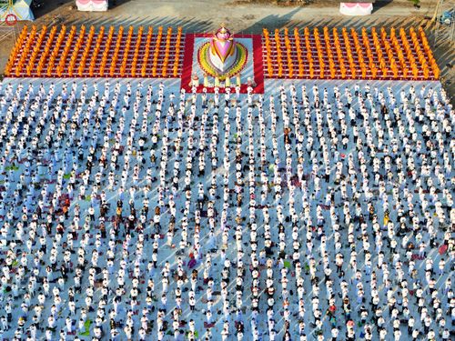 ภาพ No.293882:วันที่ 14 มกราคม พ.ศ. 2569 พิธีจุดประทีปถวายเป็นพุทธบูชา และบูชาธรรมมหาปูชนียาจารย์  ณ วัดสองพี่น้อง ต.ต้นตาล อ.สองพี่น้อง จ.สุพรรณบุรี ในโครงการธรรมยาตรา กตัญญูบูชา มหาปูชนียาจารย์ พระมงคลเทพมุนี(สด จนฺทสโร) พระผู้ปราบมาร อนุสรณ์สถาน 7 แห่ง ปีที่ 14