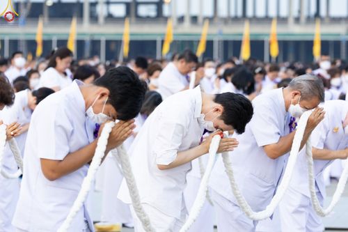 ภาพ No.79216:พิธีอัญเชิญองค์พระบรมพุทธเจ้า 24 องค์ เวียนประทักษิณรอบพระมหาธรรมกายเจดีย์ ณ วัดพระธรรมกาย  วันที่ 2 เมษายน พ.ศ. 2566