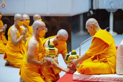 ภาพ No.82761:พิธีเวียนประทักษิณ, พิธีวันทาเจดีย์ ณ มหาธรรมกายเจดีย์  พิธีบรรพชาหมู่พระพี่เลี้ยงเข้าพรรษา, ธรรมทายาทอุดมศึกษา รุ่นที่ 50(ภาคฤดูฝน) และธรรมทายาทพุทธศาสตร์สากล รุ่นที่ 7 (ภาคฤดูฝน) วันเสาร์ที่ 17 มิถุนายน พ.ศ. 2566 ณ  โบสถ์พระไตรปิฎก วัดพระธรรมกาย จ.ปทุม