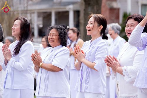 ภาพ No.319061:วันที่ 29 มีนาคม พ.ศ.2569 พิธีอัญเชิญรูปหล่อพระมงคลเทพมุนี (สด จนฺทสโร) ประดิษฐาน ณ ห้องปฏิบัติธรรม “มงคลรัตนโชติ”  วัดพระธรรมกายชิคาโก ประเทศสหรัฐอเมริกา