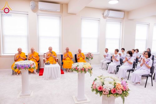 ภาพ No.319109:วันที่ 29 มีนาคม พ.ศ.2569 พิธีอัญเชิญรูปหล่อพระมงคลเทพมุนี (สด จนฺทสโร) ประดิษฐาน ณ ห้องปฏิบัติธรรม “มงคลรัตนโชติ”  วัดพระธรรมกายชิคาโก ประเทศสหรัฐอเมริกา