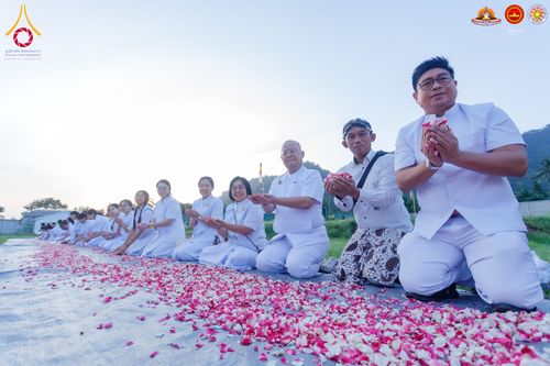 ภาพ No.280035:วันที่ 31 ธันวาคม พ.ศ. 2568 เดินธรรมยาตราที่บรมพุทธโธ อินโดนีเซีย