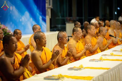 ภาพ No.293476:วันที่ 13 มกราคม พ.ศ. 2569 พิธีถวายภัตตาหารเป็นสังฆทาน แด่พระธรรมยาตรา ณ อนุสรณ์สถานมหาวิหารพระมงคลเทพมุนี (โลตัสแลนด์) อ.สองพี่น้อง จ.สุพรรณบุรี ในโครงการธรรมยาตรา กตัญญูบูชา มหาปูชนียาจารย์ พระมงคลเทพมุนี(สด จนฺทสโร) พระผู้ปราบมาร อนุสรณ์สถาน 7 แห่ง ปี