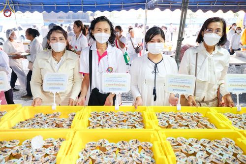 ภาพ No.74409:พิธีถวายภัตตาหารเป็นสังฆทาน แด่คณะพระธรรมยาตราฯ ในโครงการธรรมยาตรากตัญญูบูชา มหาปูชนียาจารย์ พระมงคลเทพมุนี(สด จนฺทสโร) พระผู้ปราบมาร อนุสรณ์สถาน 7 แห่ง ปีที่ 11 วันที่ 26 มกราคม พ.ศ. 2566