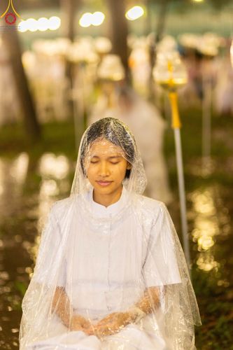 ภาพ No.89267:พิธีประดิษฐานรูปหล่อทองคำ  คุณยายอาจารย์มหารัตนอุบาสิกาจันทร์ ขนนกยูง ภายในมหาวิหารคุณยายอาจารย์ฯ เนื่องในวันครูผู้ค้นพบวิชชาธรรมกาย วันศุกร์ที่ 29 กันยายน พ.ศ. 2566 ณ วัดพระธรรมกาย จ.ปทุมธานี