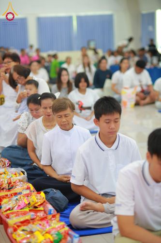 ภาพ No.321819:วันที่ 12 เมษายน พ.ศ.2569 ตักบาตรสงกรานต์ฉลองสามเณรใหม่  ณ ศูนย์ปฏิบัติธรรมระยอง(บ้านช่องลม)