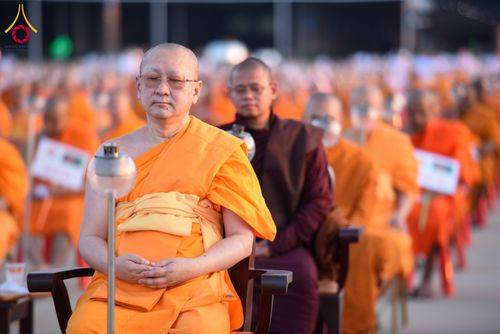 ภาพ No.312062:วันอังคารที่ 3 มีนาคม พ.ศ.2569 พิธีเวียนประทักษิณและจุดมาฆประทีป ณ ลานธรรมพระมหาธรรมกายเจดีย์ วัดพระธรรมกาย