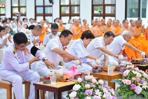 ภาพ No.342996:วันอาทิตย์ที่ 9 สิงหาคม พ.ศ.2569 พิธีมอบพัด ตั้งฐานานุกรม พระราชภาวนาวชิรวิเทศ วิ. ณ ห้องอาคารปลูกศรัทธา 2 วัดพระธรรมกาย