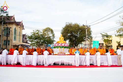 ภาพ No.310310:วันอาทิตย์ที่ 15 กุมภาพันธ์ พ.ศ. 2569 ตักบาตรพระ 1,000 รูป เมืองตรัง ปีที่ 2 ณ ลานพระบรมราชานุสาวรีย์ รัชกาลที่ 5 (หน้าศาลจังหวัดตรัง)อ.เมือง จ.ตรัง