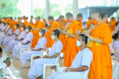ภาพ No.63624:พิธีปลงผมนาคธรรมทายาท โครงการอุปสมบทบูชาธรรม มหาปูชนียาจารย์ประจำปี 2565 วันที่ 19 พฤศจิกายน พ.ศ. 2565 ณ สภาธรรมกายสากล วัดพระธรรมกาย