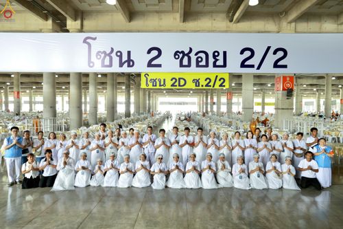 ภาพ No.323732:วันที่ 22 เมษายน พ.ศ.2569(วันคุ้มครองโลก) งานถวายมหาสังฆทาน 40,000 กว่าวัดทั่วประเทศ คณะสงฆ์ฉันภัตตาหารเพล