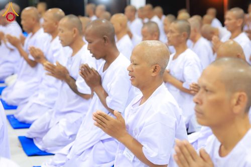 ภาพ No.285639:วันที่ 26-30  พฤศจิกายน พ.ศ. 2568  กิจกรรมสวดมนต์ นั่งสมาธิ ฟังธรรม ของนาคธรรมทายาท ในโครงการบวชบูชาธรรมมหาปูชนียาจารย์  ณ ศูนย์ปฏิบัติธรรมบุรีรัมย์ จ.บุรีรัมย์