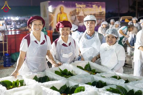 ภาพ No.297834:วันที่ 19 มกราคม พ.ศ. 2569 พิธีถวายภัตตาหารเป็นสังฆทาน แด่พระธรรมยาตรา ณ อนุสรณ์สถานบางปลา วัดบางปลา อำเภอบางเลน จังหวัดนครปฐม ในโครงการธรรมยาตรา กตัญญูบูชา มหาปูชนียาจารย์ พระมงคลเทพมุนี(สด จนฺทสโร) พระผู้ปราบมาร อนุสรณ์สถาน 7 แห่ง ปีที่ 14