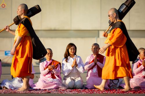 ภาพ No.287065:วันที่ 2 มกราคม พ.ศ.2569 พิธีต้อนรับพระธรรมยาตรา ครั้งที่ 1 (ภาพชุดที่ 2) ณ วัดพระธรรมกาย (วิหารหลวงปู่ - พระมหาธรรมกายเจดีย์)