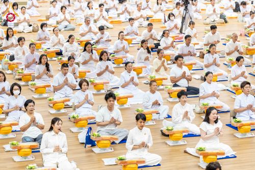 ภาพ No.313632:วันอาทิตย์ที่ 15 มีนาคม พ.ศ. 2569 พิธีร่วมบุญบรรพชาสามเณร 5000 รูป ณ ห้องแก้วสารพัดนึก 2 สภาธรรมกายสากล วัดพระธรรมกาย