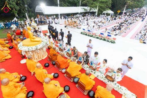 ภาพ No.285914:วันเสาร์ที่ 13 ธันวาคม พ.ศ.2568 พิธีตักบาตรพระภิกษุสามเณร 1,000 รูป ณ บริเวณหน้าอุทยานแห่งชาติเขาใหญ่ อำเภอปากช่อง จ.นครราชสีมา