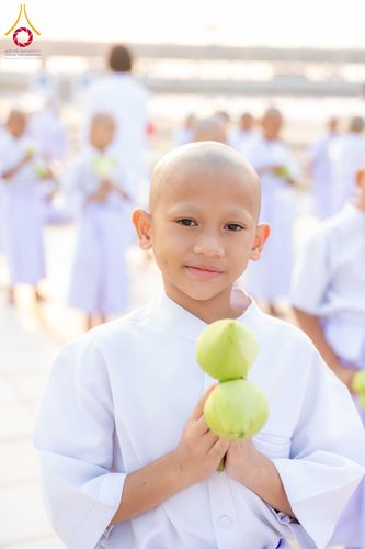 ภาพ No.319400:วันเสาร์ที่ 4 เมษายน พ.ศ.2569 พิธีขอขมา มอบผ้าไตร และถวายบาตรแด่นาคธรรมทายาท ในโครงการบรรพชาสามเณรฟื้นฟูพระพุทธศาสนาทั่วไทย โครงการหน่อแก้วเปรียญธรรม รุ่นที่ 14 โครงการสามเณรยุวธรรมทายาท รุ่นที่ 34 โครงการสามเณรมัชฌิมธรรมทายาท รุ่นที่ 30 ณ สภาธรรมกายสากล