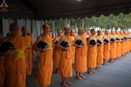ภาพ No.69860:พิธีถวายภัตตาหารเป็นสังฆทาน แด่คณะพระธรรมยาตราฯ ในโครงการธรรมยาตราฯ ปีที่ 11 ณ อนุสรณ์สถานมหาวิหารพระมงคลเทพมุนี อ.สองพี่น้อง จ.สุพรรณบุรี วันที่ 7 มกราคม พ.ศ. 2566