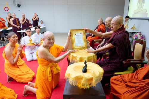 ภาพ No.325593:วันที่ 24 เมษายน พ.ศ.2569 หลวงพ่อทัตตชีโว รองเจ้าอาวาสวัดพระธรรมกาย ถวายการต้อนรับและปฏิสันถารคณะสงฆ์เมียนมาร์