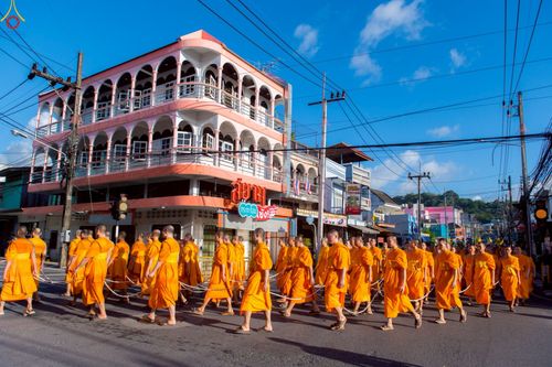 ภาพ No.248816:วันที่ 20 กันยายน พ.ศ. 2568 พิธีอัญเชิญรูปหล่อหลวงปู่วัดปากน้ำ ภาษีเจริญ จากวัดมงคลนิมิตร พระอารามหลวง เพื่อประดิษฐาน ณ วิหารพระมงคลเทพมุนี (สด จนฺทสโร)  ศูนย์ปฏิบัติธรรมภูเก็ต จ.ภูเก็ต