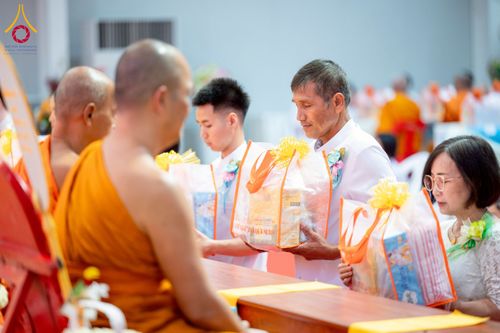 ภาพ No.238919:วันเสาร์ที่ 16 สิงหาคม พ.ศ. 2568 งานบุญประจำปี ครั้งที่ 20 พิธีทักษิณานุปทานแด่บรรพชน ตระกูลผ่องสวัสดิ์และหมู่ญาติที่ล่วงลับไปแล้ว ณ พระมหาเจดีย์ทัตตชีโว ศูนย์อบรมเยาวชนกาญจนบุรี