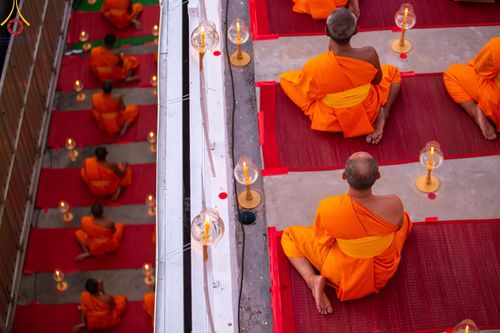 ภาพ No.201667:พิธีจุดประทีปถวายเป็นพุทธบูชา และบูชาธรรมมหาปูชนียาจารย์ ณ อาคารธรรมยาตรา กตัญญูบูชามหาปูชนียาจารย์ ตรงข้ามวัดปากน้ำภาษีเจริญ จ.กรุงเทพมหานคร ในโครงการธรรมยาตรา กตัญญูบูชา มหาปูชนียาจารย์ พระมงคลเทพมุนี(สด จนฺทสโร) พระผู้ปราบมาร อนุสรณ์สถาน 7 แห่ง