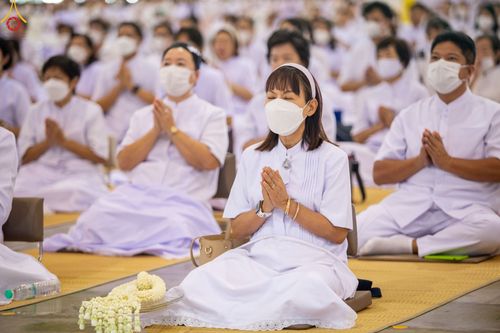 ภาพ No.89538:พิธีตักบาตร ข้าวสารอาหารแห้ง พิธีบูชาข้าวพระ และพิธีจุดเทียนใจ ไฟนิรันดร์  อนันตชัย ณ สภาธรรมกายสากล วัดพระธรรมกาย วันอาทิตย์ที่ 1 ตุลาคม พ.ศ. 2566