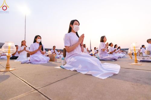 ภาพ No.122071:พิธีจุดประทีปถวายเป็นพุทธบูชา และบูชาธรรมมหาปูชนียาจารย์ พระมงคลเทพมุนี(สด จนฺทสโร) ในโครงการธรรมยาตรา กตัญญูบูชา มหาปูชนียาจารย์ พระมงคลเทพมุนี(สด จนฺทสโร) พระผู้ปราบมาร อนุสรณ์สถาน 7 แห่ง ปีที่ 12 วันที่ 31 มกราคม พ.ศ. 2567 ณ วัดพระธรรมกาย จ.ปทุมธานี
