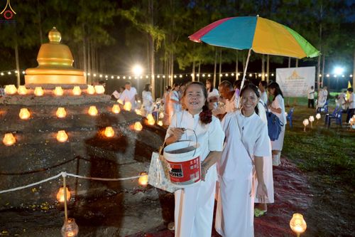 ภาพ No.238443:วันเสาร์ที่ 9 สิงหาคม พ.ศ. 2568 พิธีกลั่นแผ่นดิน โปรยทราย และจุดประทีปถวายเป็นพุทธบูชา จ.ระยอง สถาปนาองค์พระเจดีย์เพื่อสร้างสันติภาพโลก ณ ศูนย์ปฏิบัติธรรมระยอง(บ้านช่องลม) ต.บางบุตร อ.บ้านค่าย จ.ระยอง