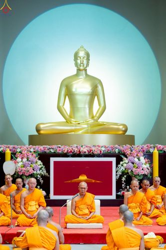 ภาพ No.227797:วันเสาร์ที่ 31 พฤษภาคม พ.ศ.2568 พิธีถวายผ้าไตรแด่สามเณรผู้เข้ารับการอุปสมบท , พิธีอุปสมบทสามเณรเตรียม DCI วัดพระธรรมกาย จ.ปทุมธานี