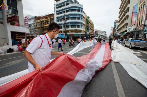 ภาพ No.85995:ตักบาตรพระนานาชาติ 10,000 รูป ใจกลางนครหาดใหญ่ จ.สงขลา วันอาทิตย์ที่ 20 สิงหาคม พ.ศ. 2566